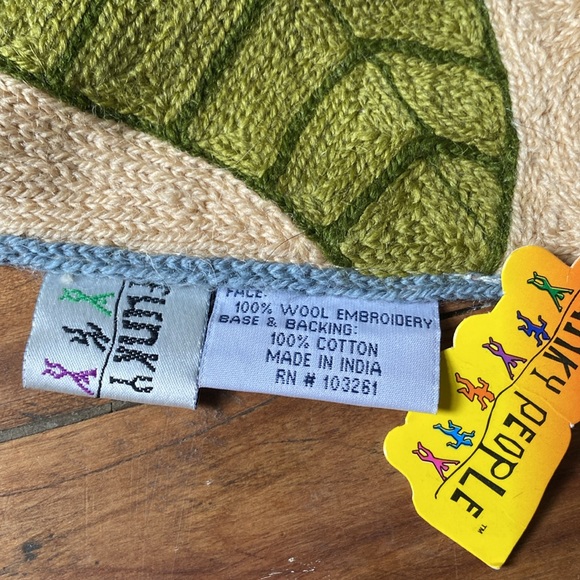 Funky People wool butterfly small scatter - Picture 8 of 10